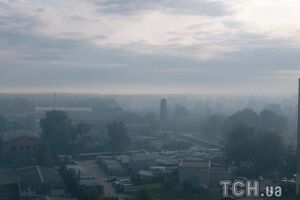 Дым добрался до близлежащих домов