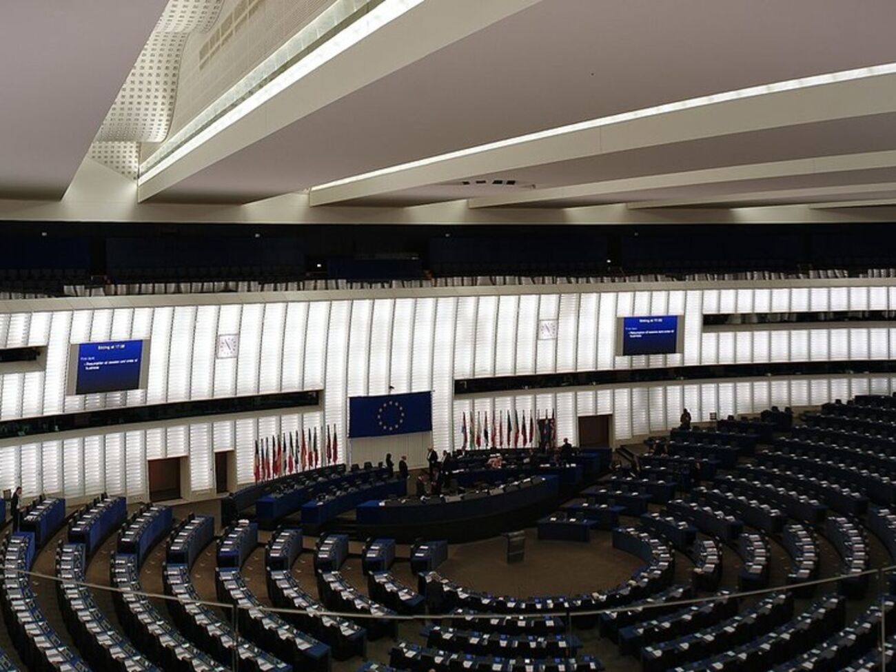 Европарламент призвал мир заняться военными преступлениями в Украине