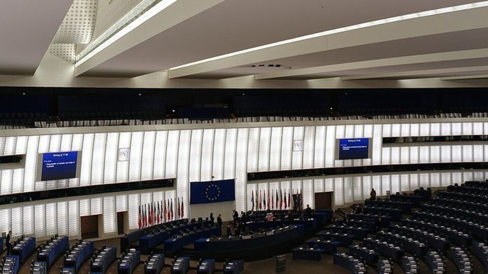 Европарламент призвал мир заняться военными преступлениями в Украине