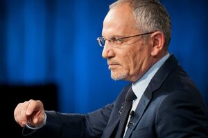 Савик Шустер стал совладельцем спутникового канала