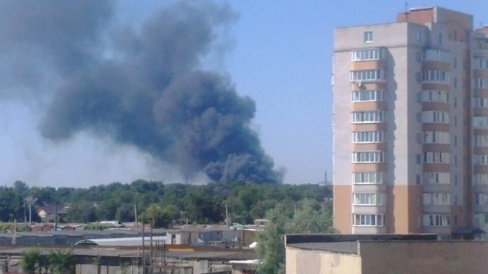 Дым от пожара в Броварах