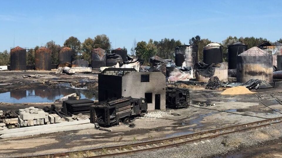 Нефтебаза горит под Киевом пятый день