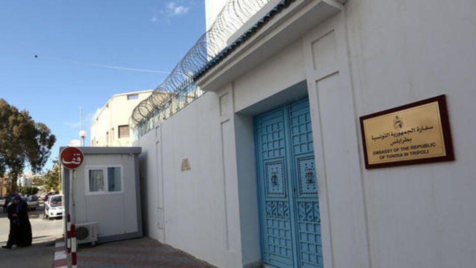 Террористов, захвативших консульство Туниса пока что не идентифицировали