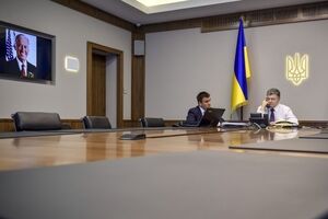 Порошенко и Байден обсудили возможности дальнейшей макрофинансовой поддержки Украины