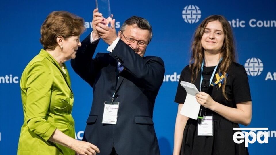 Премию свободы получает Донецкий университет