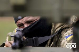 Украинских военных продолжают обстреливать боевики