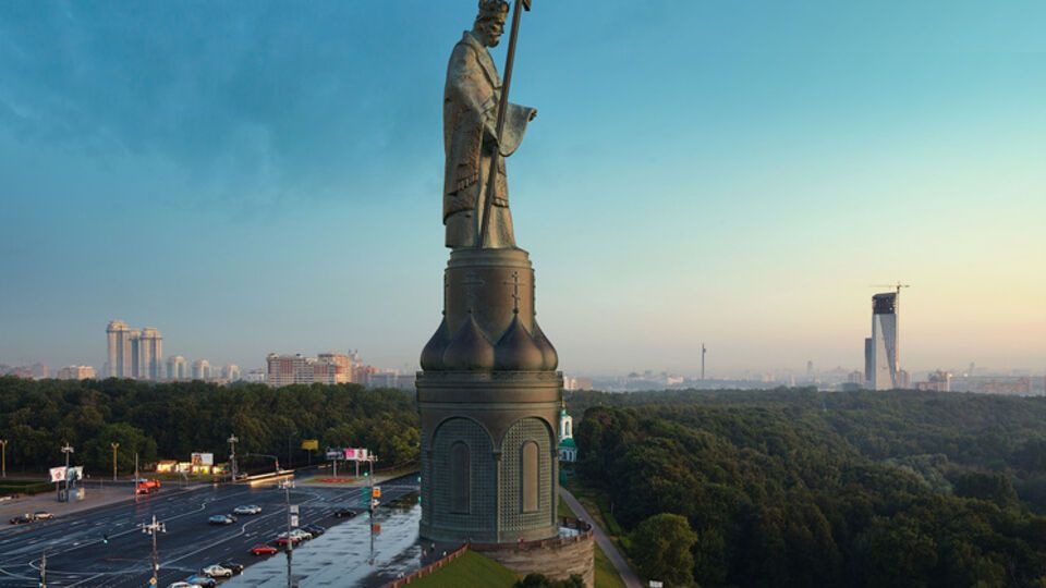 Латынина: Скоро на Воробьевых горах будет стоять памятник князю Владимиру, который обратил Россию в ислам
