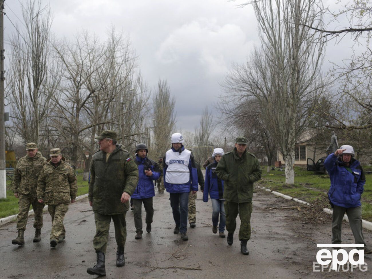 Наблюдатели ОБСЕ посетили площадки отведенного по Минским соглашениям вооружения
