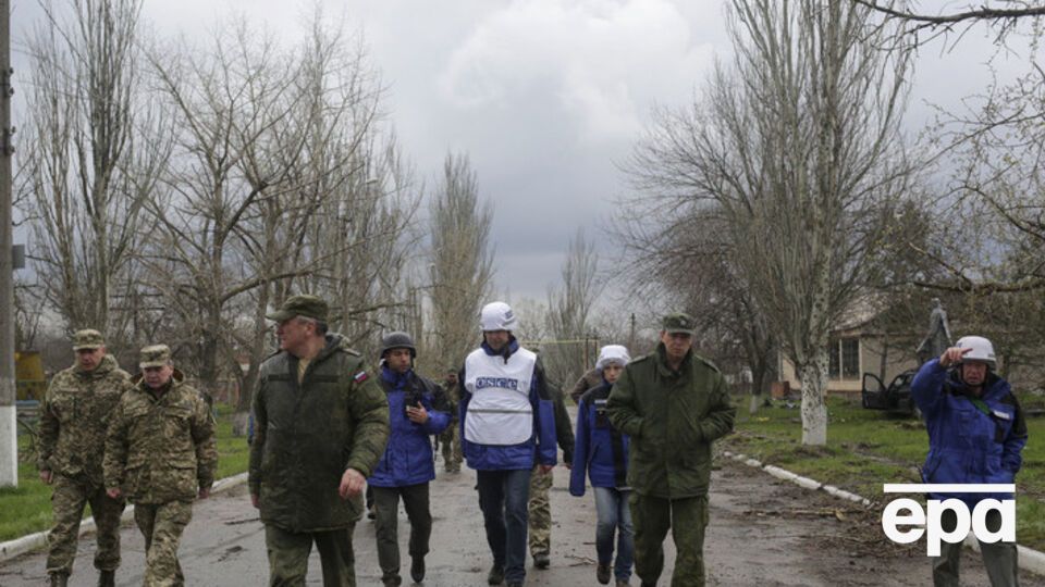 Наблюдатели ОБСЕ посетили площадки отведенного по Минским соглашениям вооружения