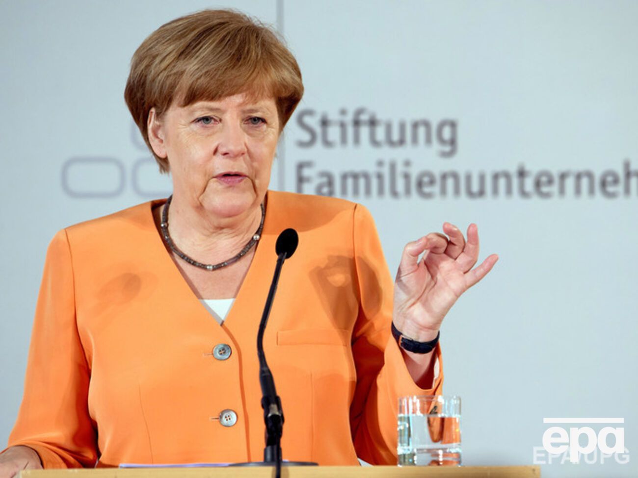 СМИ: Компьютер Меркель взломали