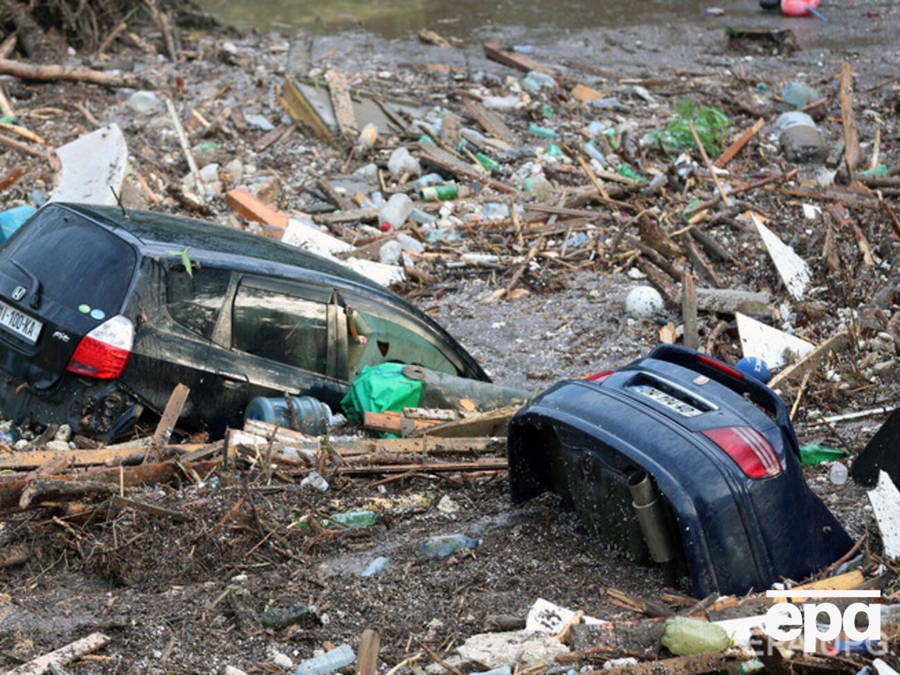 Ночью на город обрушились дожди