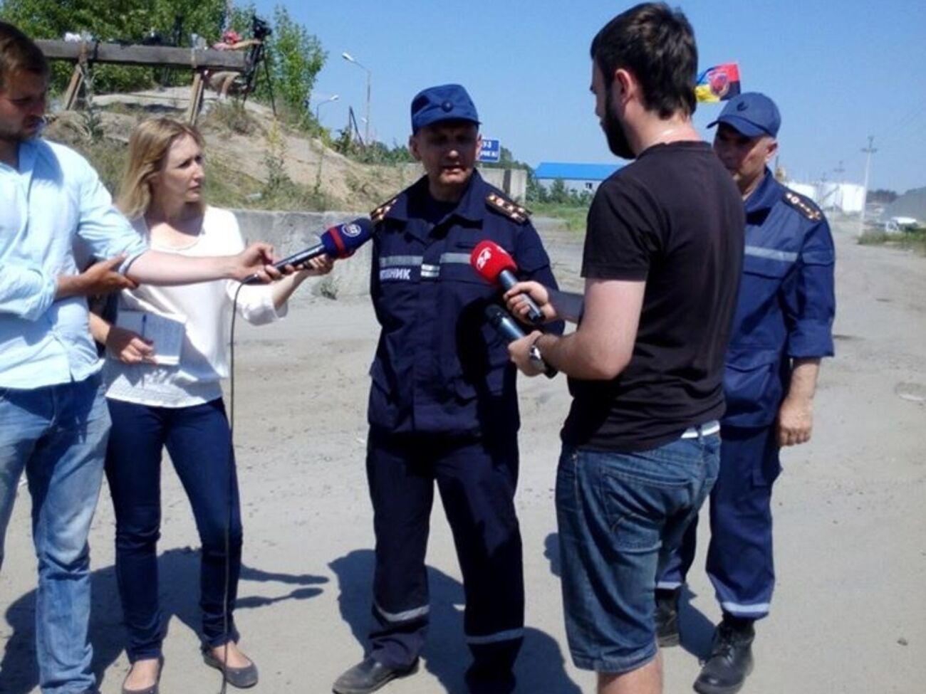 Маюров: На территории нефтебазы наблюдаются лишь незначительные очаги горения