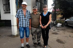 Будик с освобожденными волонтерами