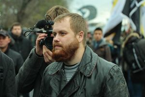 Организатор "Русских маршей", протестных акций и митингов Дмитрий Демушкин высказывал опасение, что спецслужбы готовят его задержание