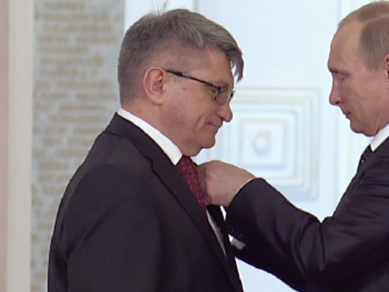 Режиссер Сокуров – Путину: На душе тревожно. Я хотел бы попросить Бога, чтобы он уберег наших солдат и офицеров. Видео