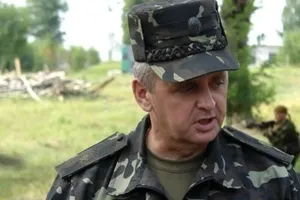 Муженко напомнил, что украинских военных сейчас готовят заграничные специалисты, и войска смогут дать отпор РФ