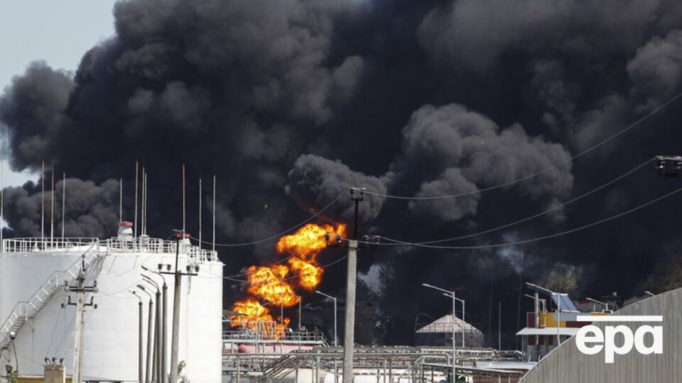 Пожар на нефтебазе под Киевом продолжается восьмой день