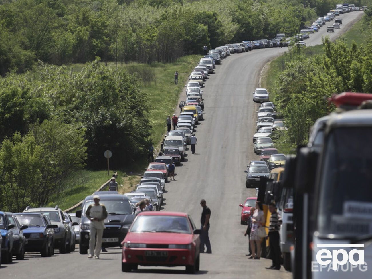 ГАИ перекрыла два участка в Донецкой области