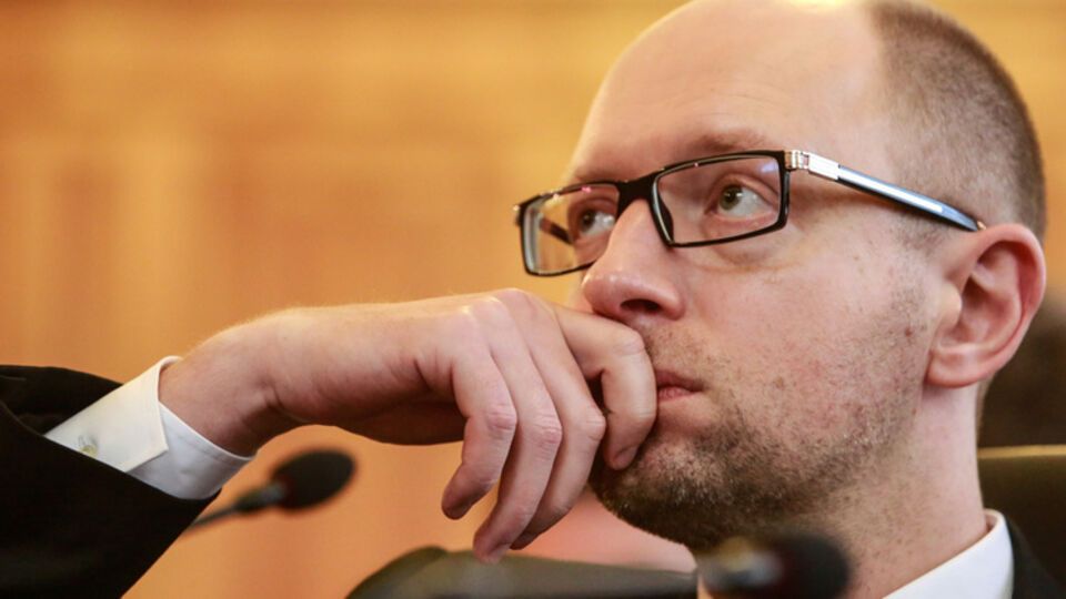 Арсений Яценюк поручил подготовить гражданский иск о возмещении 50 млн грн убытков от пожара на нефтебазе