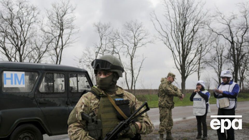 По данным украинской стороны, очередная провокация готовится на Луганском направлении