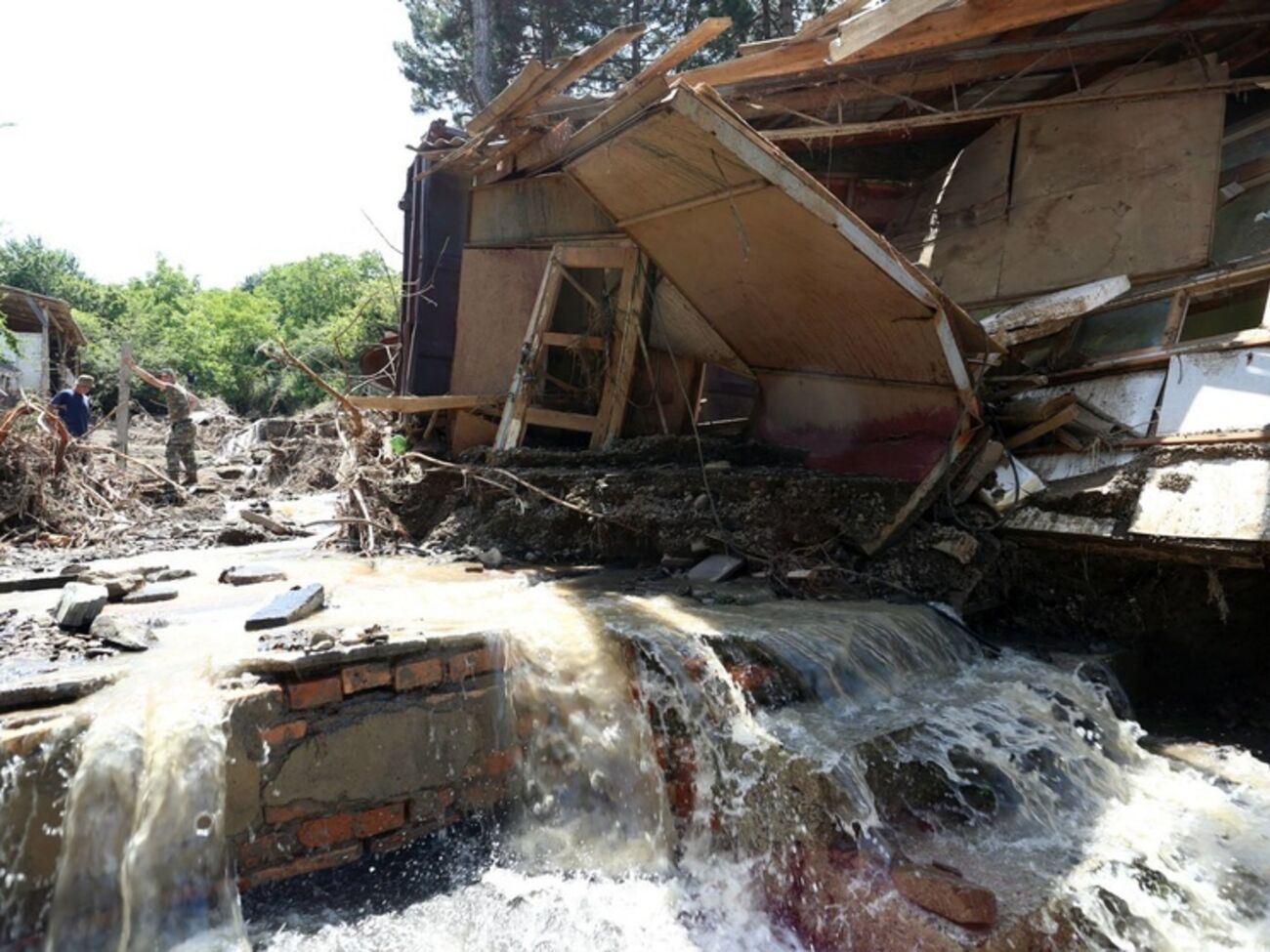 В результате наводнения в Тбилиси погибли 13 человек, девять считаются пропавшими без вести