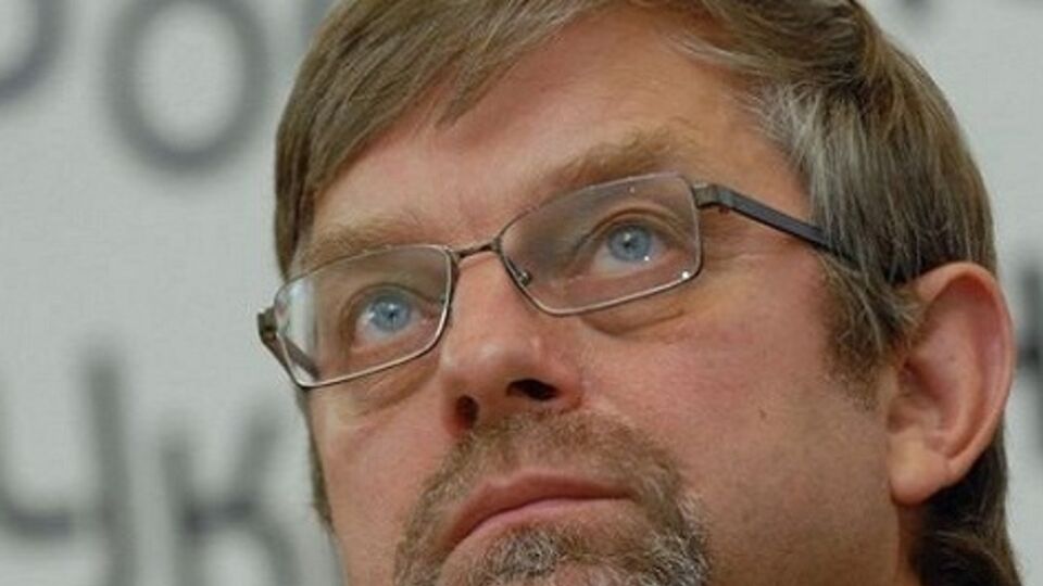 Конфликт вокруг главы СБУ является следствием соперничества олигархов, считает Небоженко