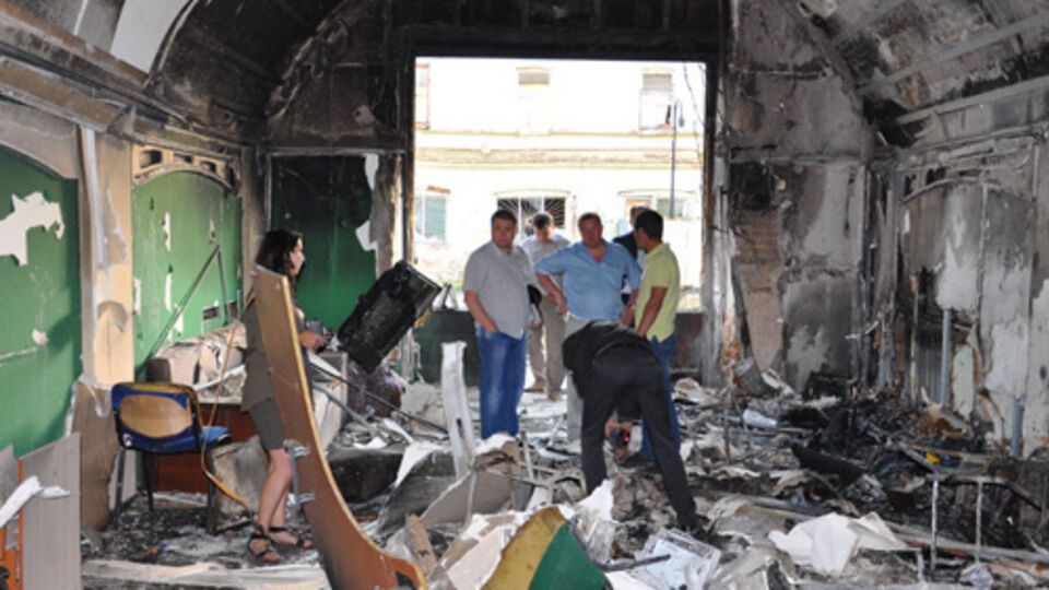 МВД: В офисе "Свободы" находилось более 10 литров краски