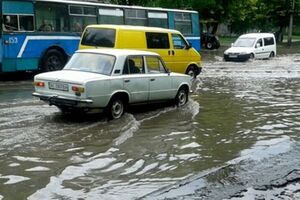 Западные области Украины пострадали от сильных дождей и ветра