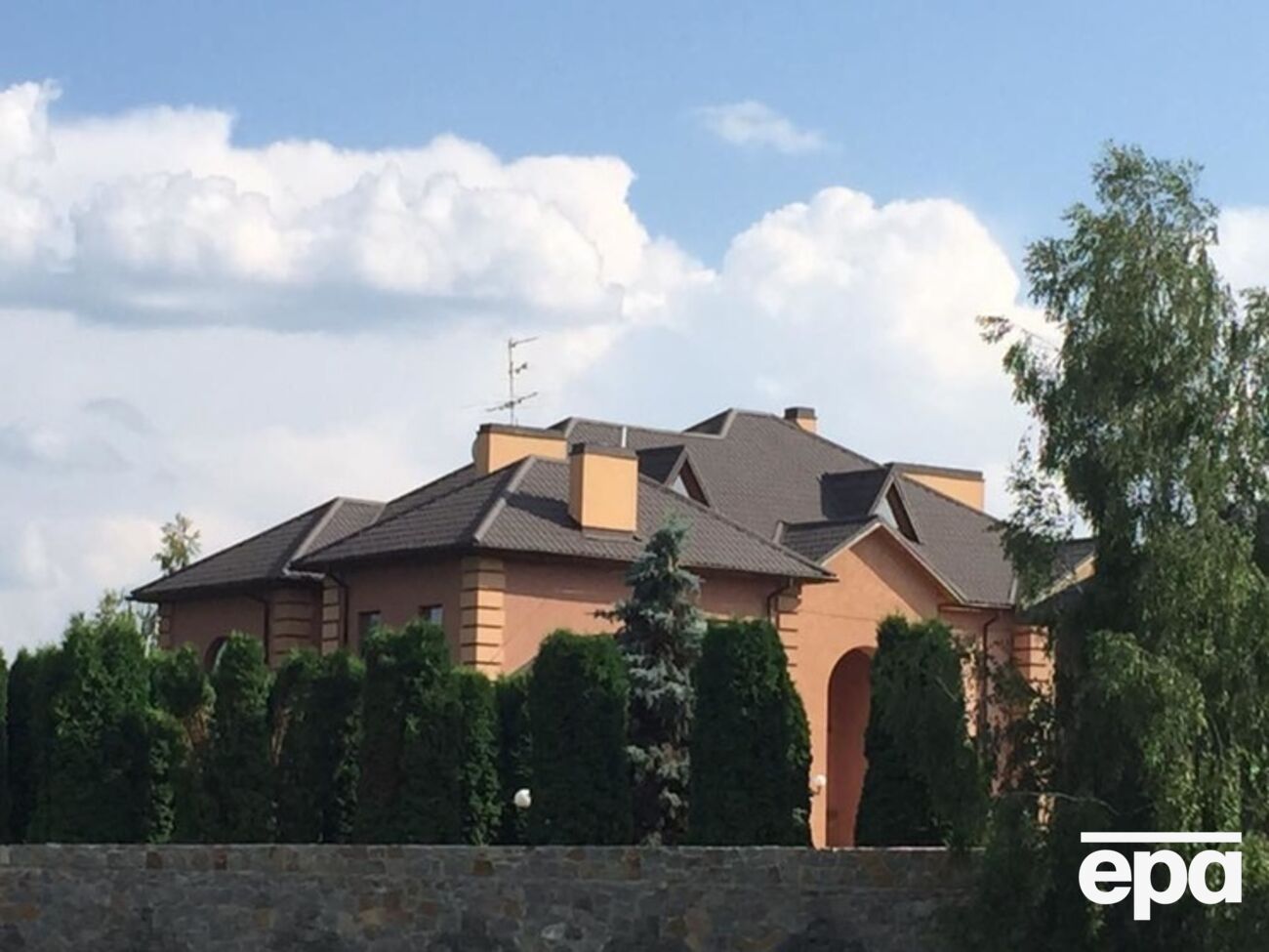 Хозяин шикарного особняка в Козине&nbsp;&ndash;&nbsp;бывший замдиректора госкомпании "Укрспецэкспорт" Георгий Мазуров