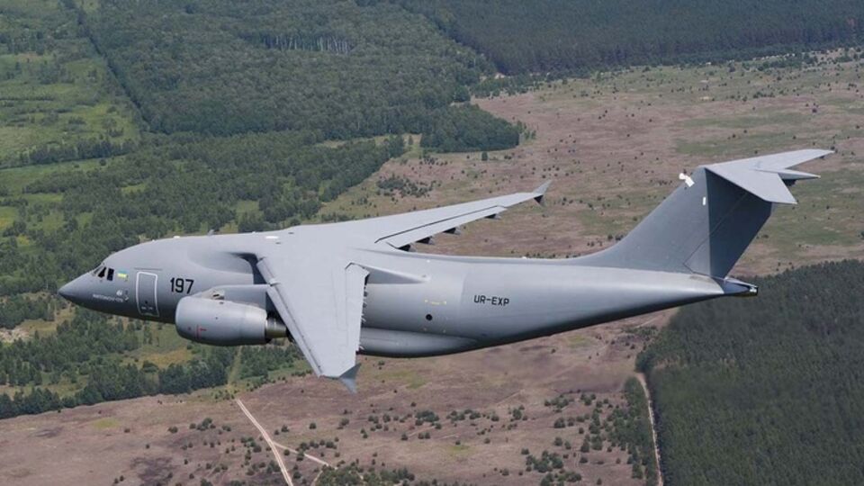 Украина представила на авиасалоне в Ле Бурже новый самолет Ан-178