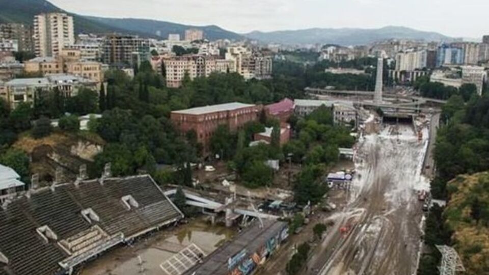 19 человек погибли во время наводнения в Тбилиси