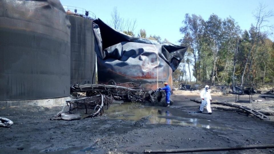 Горения на нефтебазе не наблюдают