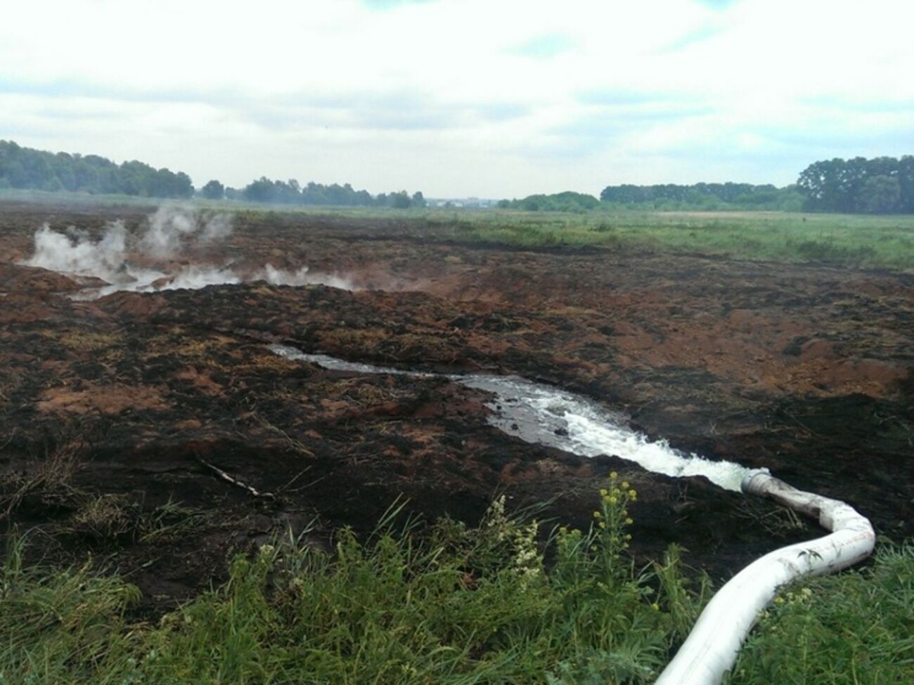 В Киевской области продолжают гореть торфяники