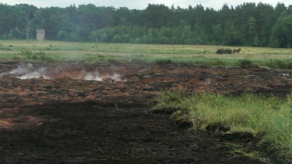 В Киевской области горят почти 17 га торфяников. Фоторепортаж