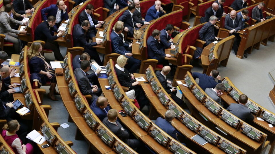 Если депутаты не утвердят какой-то из четырех законопроектов, то смогут вернуться к этому вопросу только на следующей сессии