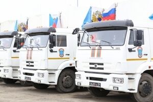 Российская сторона утверждает, что в грузовиках в основном продукты питания и предметы первой необходимости