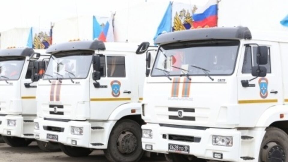 Российская сторона утверждает, что в грузовиках в основном продукты питания и предметы первой необходимости