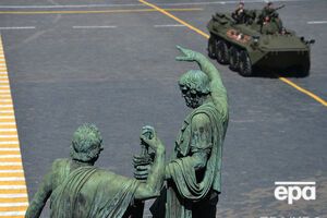 Российские военные во время учений "уронили" с самолета БМД