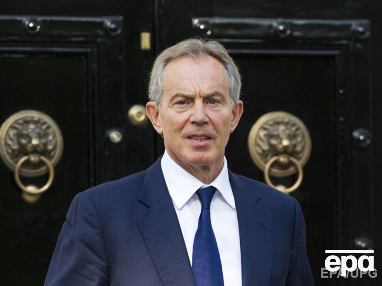 По словам Блэра, Запад должен работать вместе с украинскими властями, чтобы достичь большей прозрачности