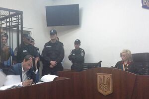 Суд оставил Медведько под стражей