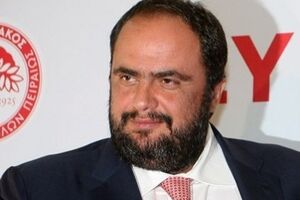 Президента "Олимпиакоса" подозревают в организации договорных матчей