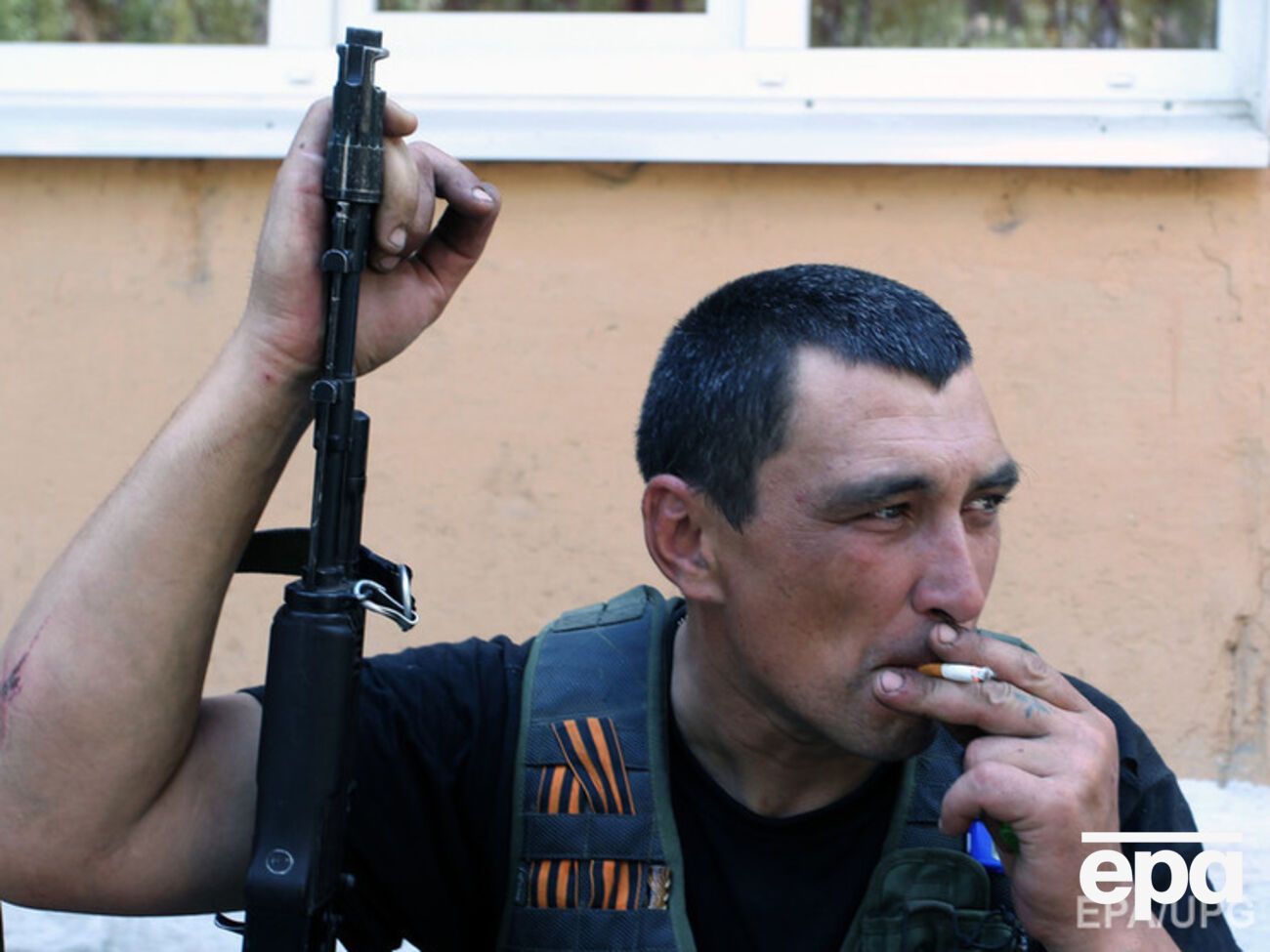 Тымчук: Боевикам выплатили задолженности в долларах США. Так же выплачивали деньги перед событиями в Дебальцево