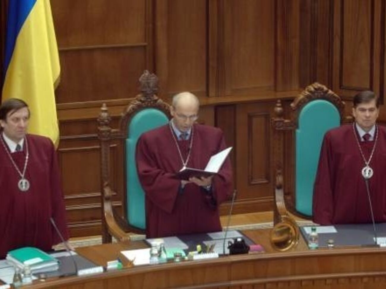 КСУ начал рассмотрение данного дела 2 апреля