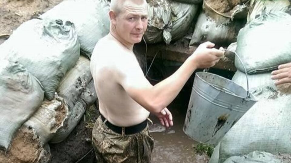 СМИ: Украинским военным приходится сушить даже оружие и средства защиты