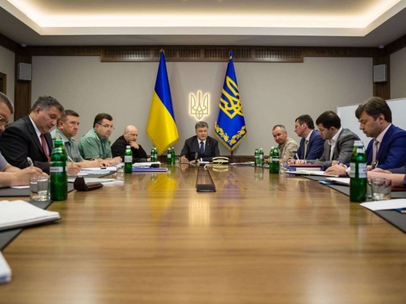 Порошенко заявил, что вопрос реформирования СБУ приобрел&nbsp;особую остроту