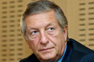 Боровой: Все с огромной скоростью сползает в воронку войны