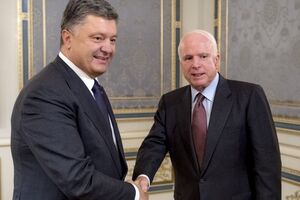 Петр Порошенко встретился с делегацией сенаторов США во главе с Джоном Маккейном
