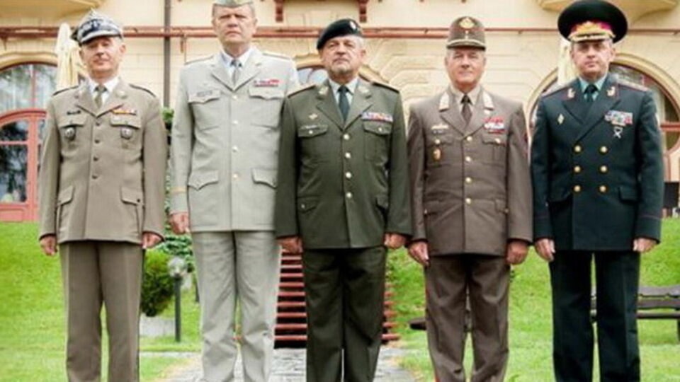 В городе Старый Смаковец прошла встреча делегаций вооруженных сил Польши, Чехии, Венгрии, Словакии и Украины