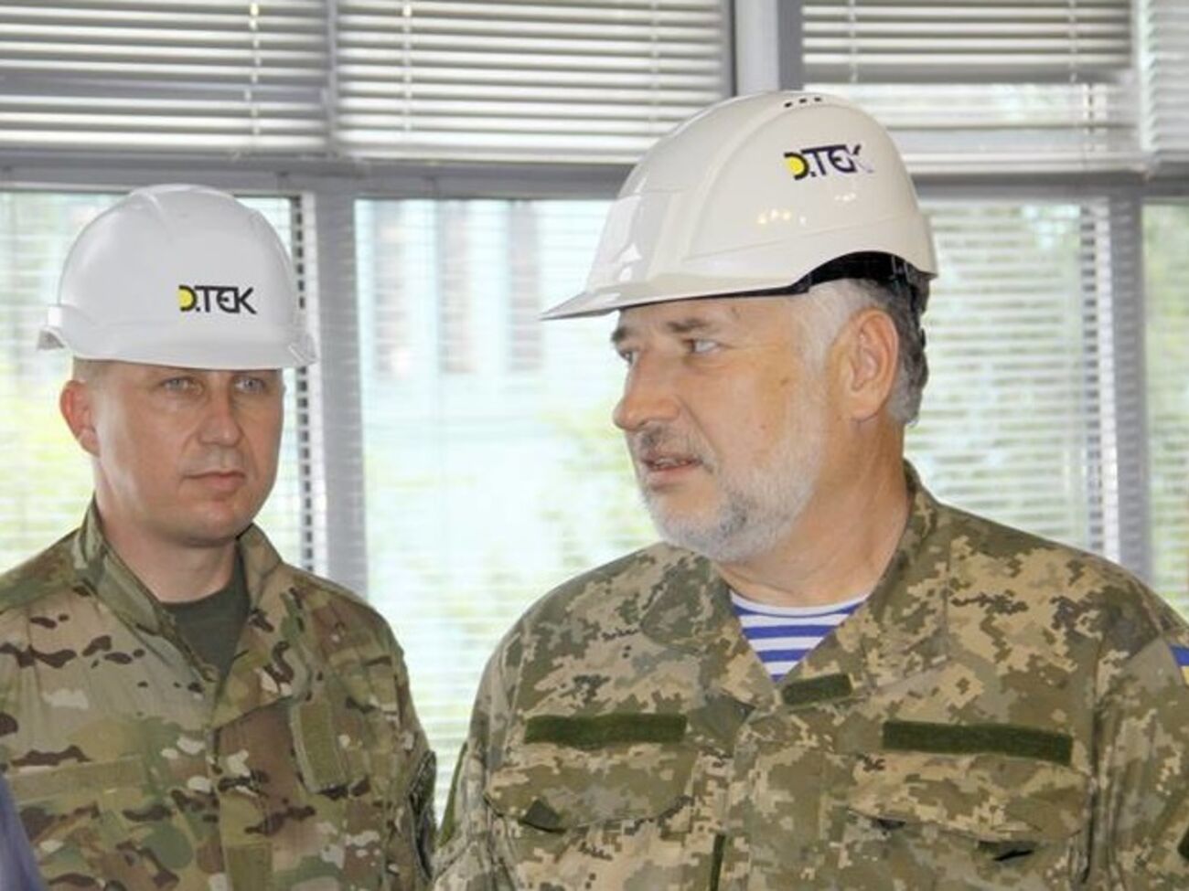 Начальник ГУМВД в Донецкой области Вячеслав Аброськин (слева) и глава Донецкой облгосадминистрации Павел Жебривский (справа)