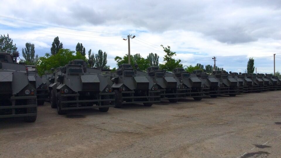 В Украину прибыли 55 бронеавтомобилей "Саксон"